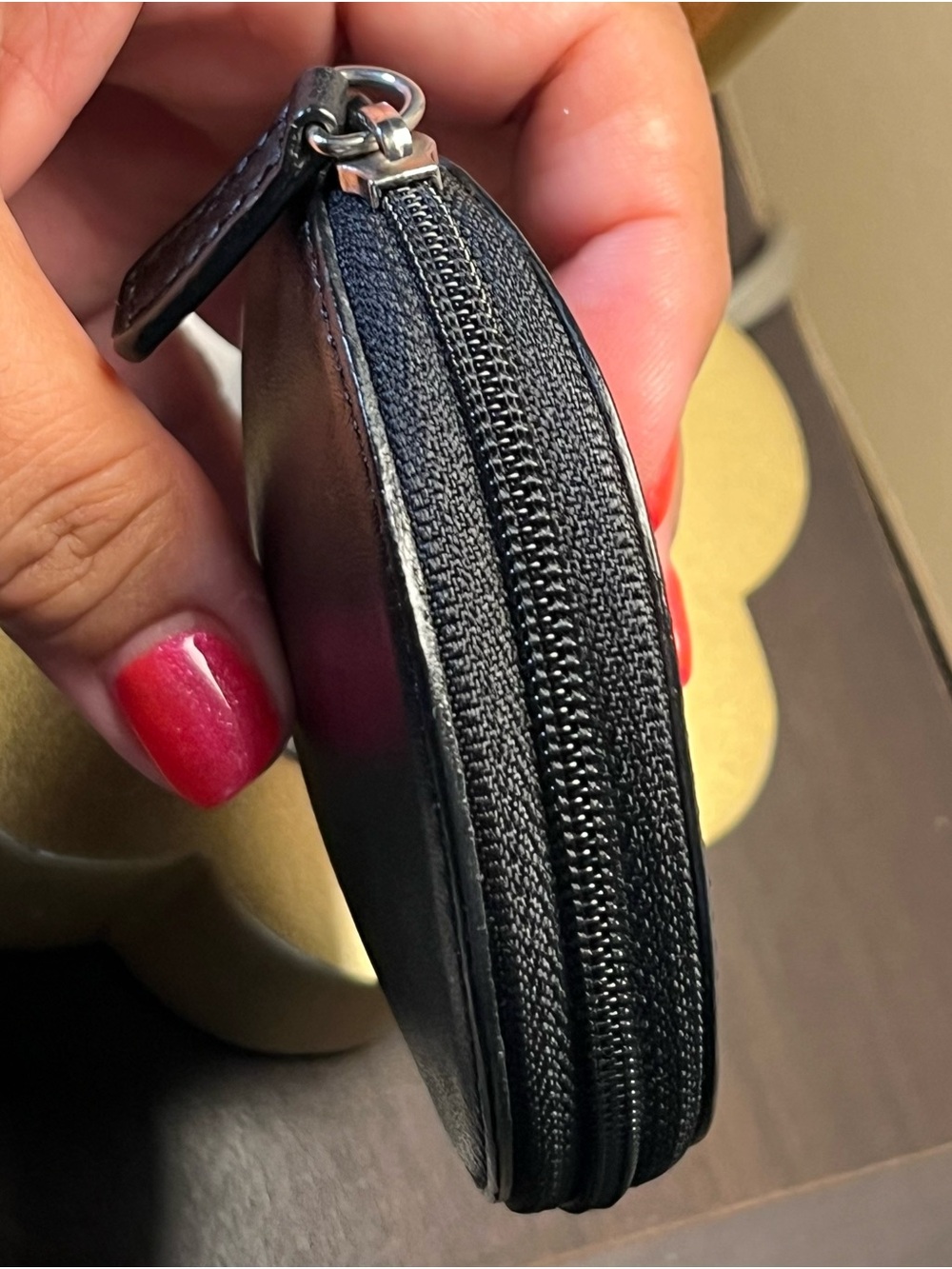 Coach Black Round Leather Zip Coin Pouch vintage EUC - Picture 5 of 9